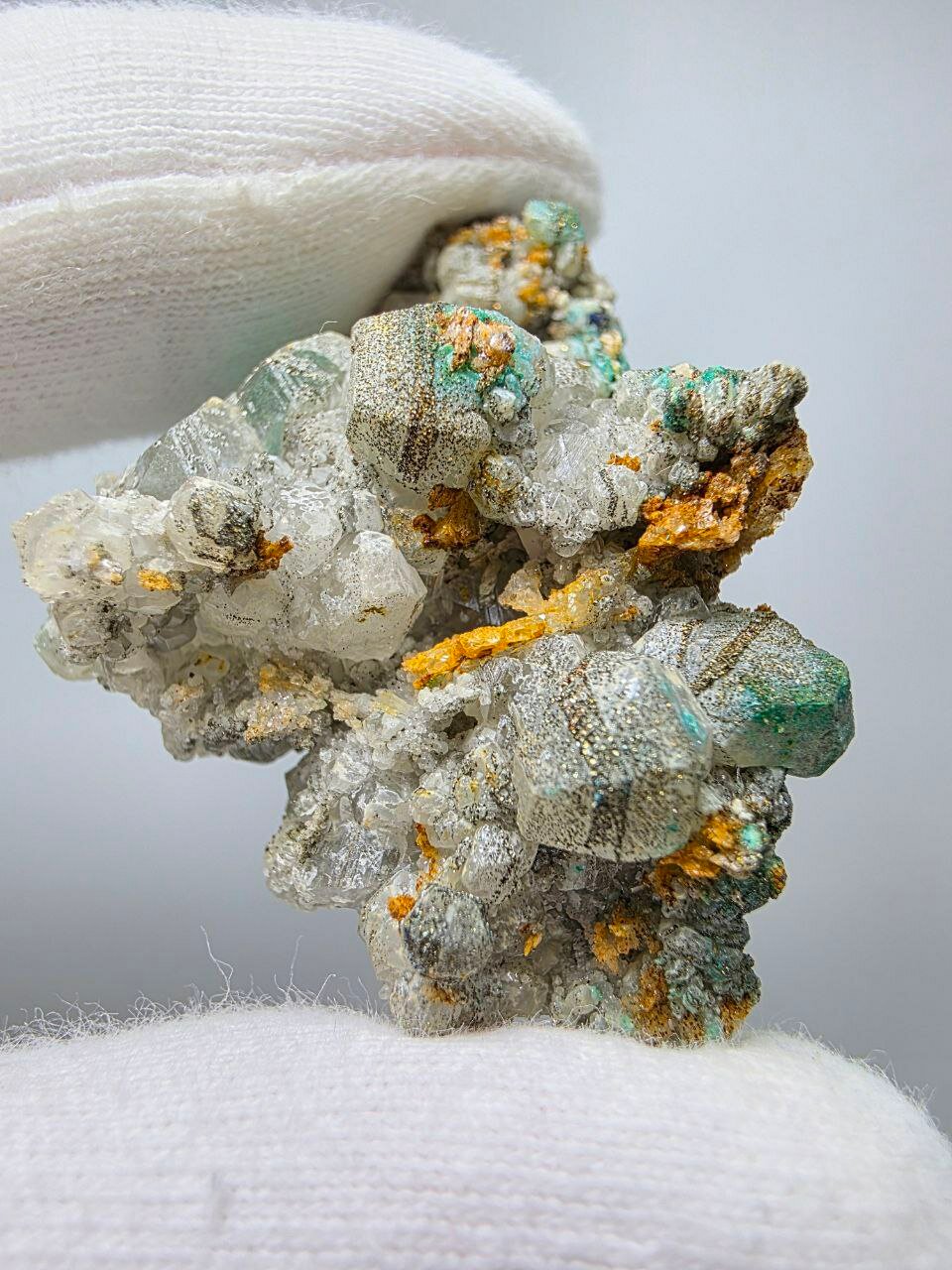 Кальцит с пиритом, 44 мм 11 г. — фото 1