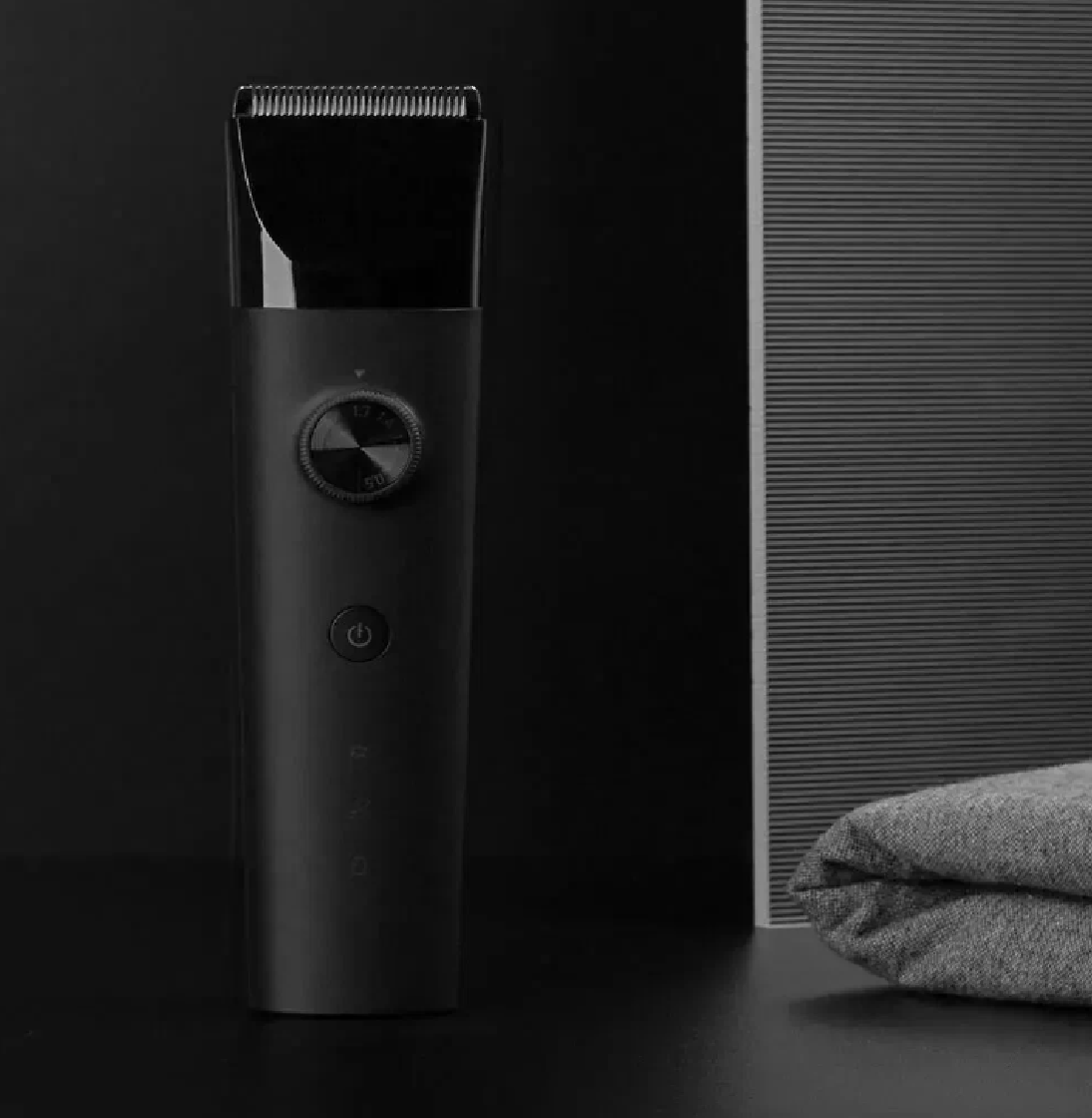 Набор машинки Xiaomi и аксессуаров в ванной комнате