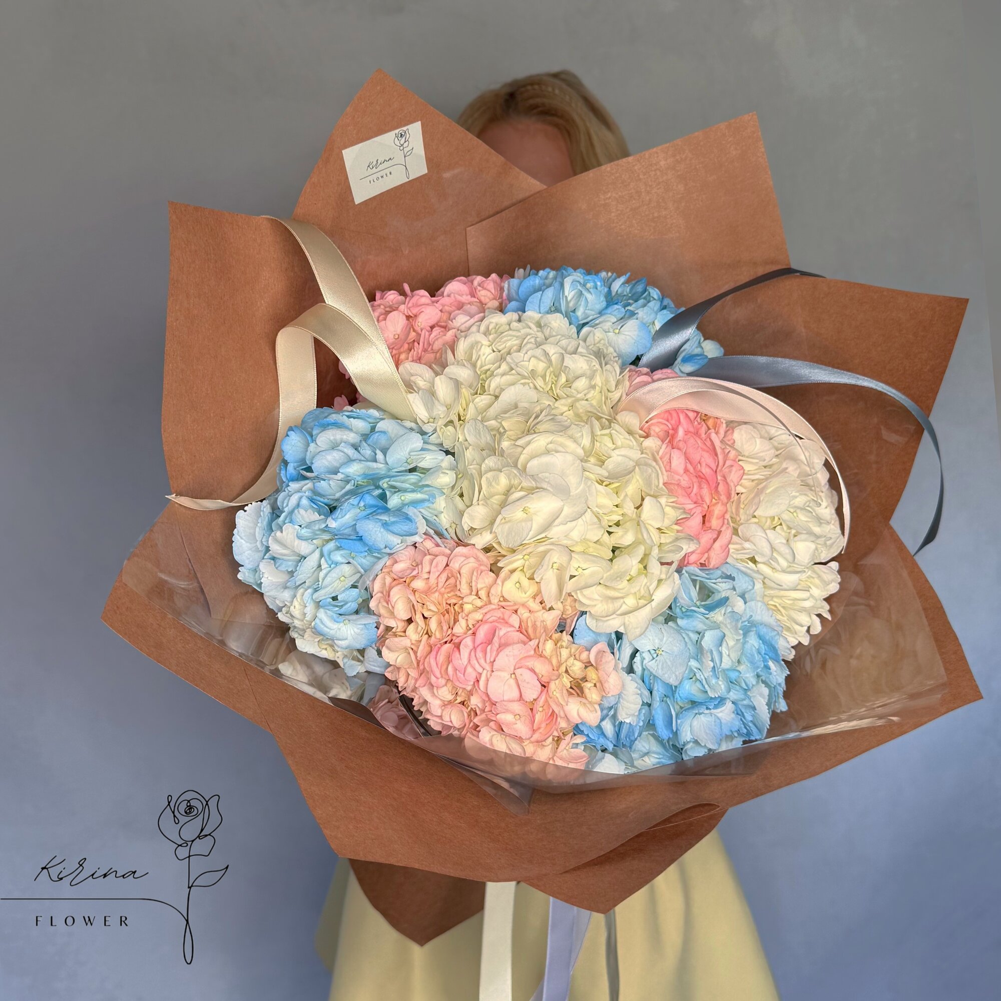 Букет KirinaFLOWER гортензии круглый 9 шт крафт-бумага пленка лента