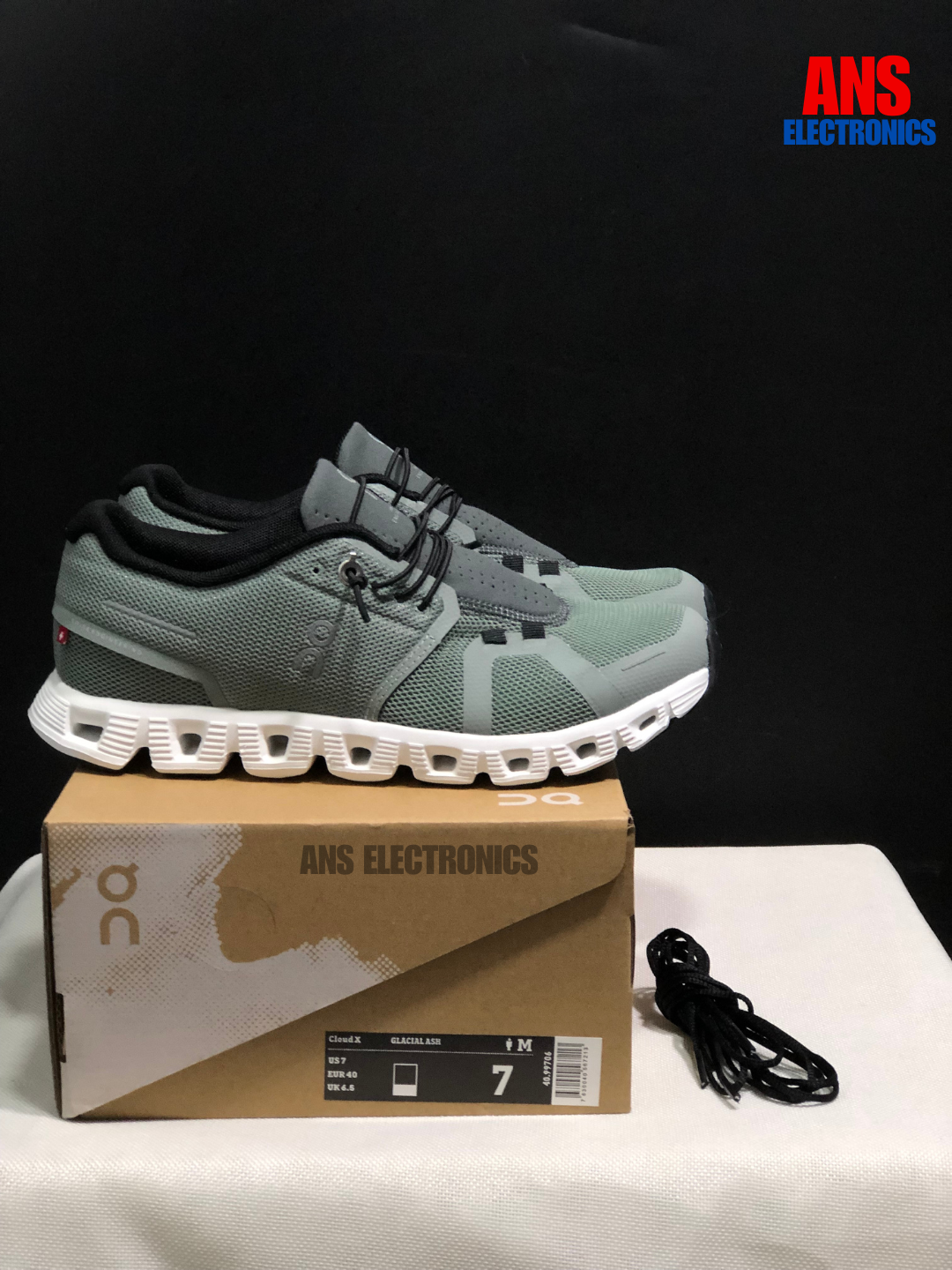 Кроссовки  On Cloud, полнота B (US)/ на среднюю стопу, размер 40,  black/carbon/pulse yellow — фото 1