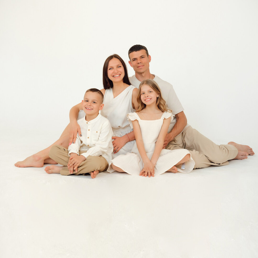 Подарочный сертификат «Семейная фотосессия» (3 - 4 часа от 2 до 4 человек)