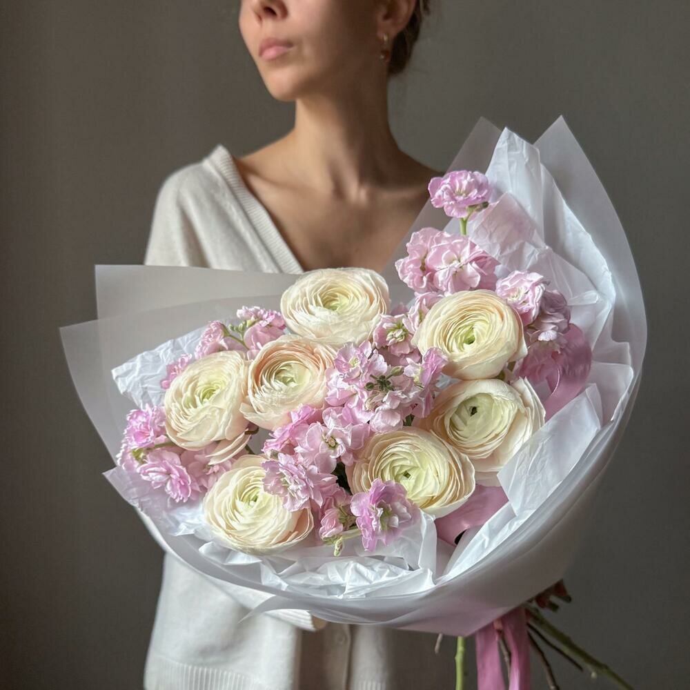 Букет с белыми ранункулюсами и ароматной маттиолой Veresk 866