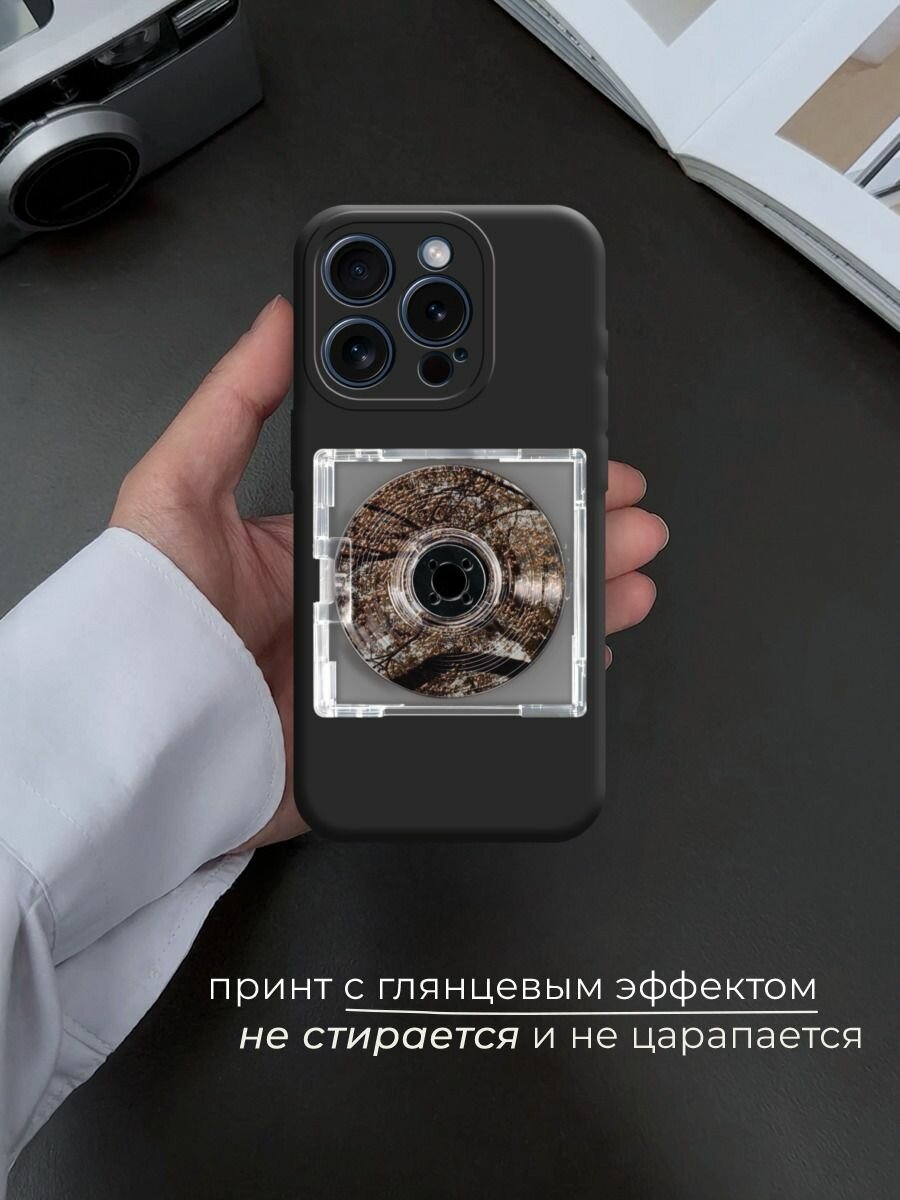 Чехол на Apple iPhone 15 Pro / Айфон 15 Про с принтом Диск с деревом 2 — фото 1
