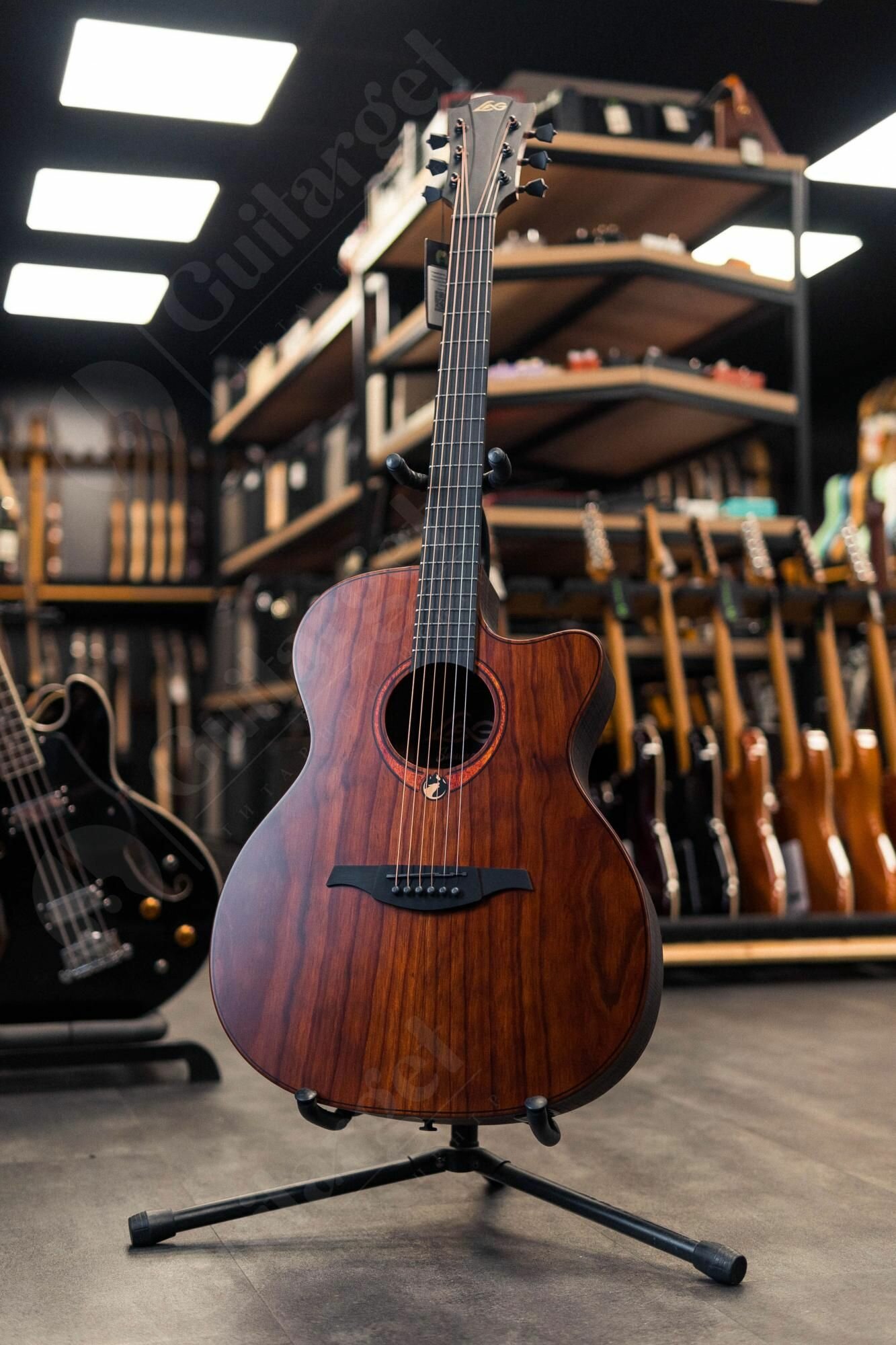 Электроакустическая гитара Lag Sauvage-ACE с чехлом