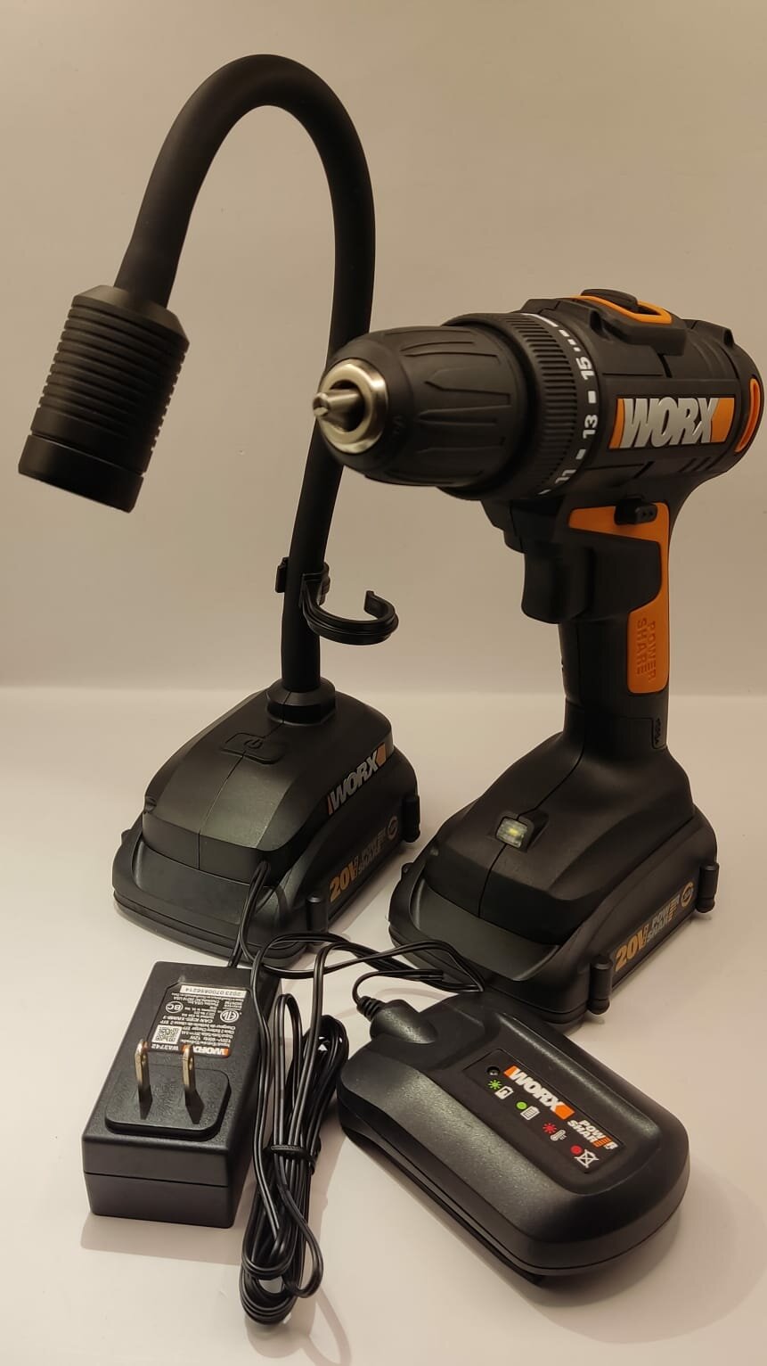 Аккумуляторная дрель-шуруповерт Worx WX101.9, 20 В, АКБ 2 iшт и фонарик в сумке — фото 1