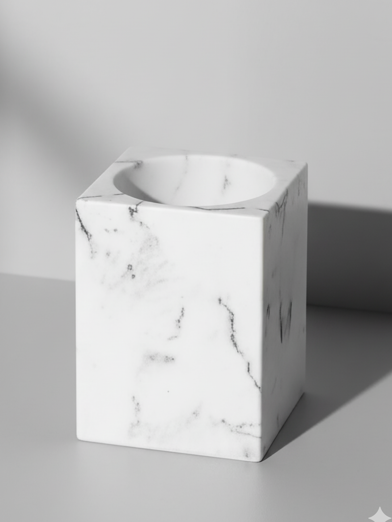 Ершик для унитаза напольный PERFECTO LINEA Marble белый с подставкой 35-000005 — фото 1