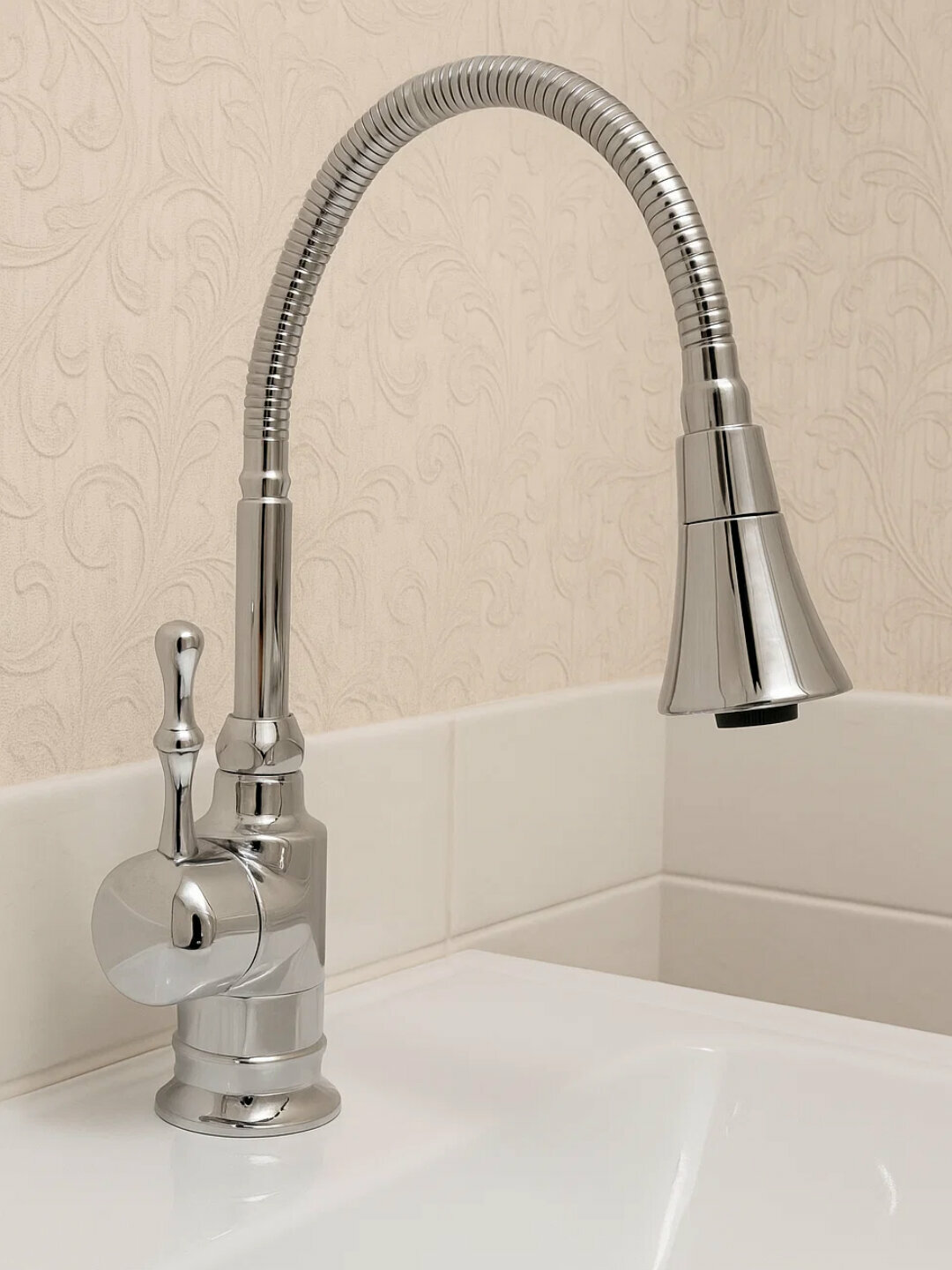 Cмеситель с гибким изливом