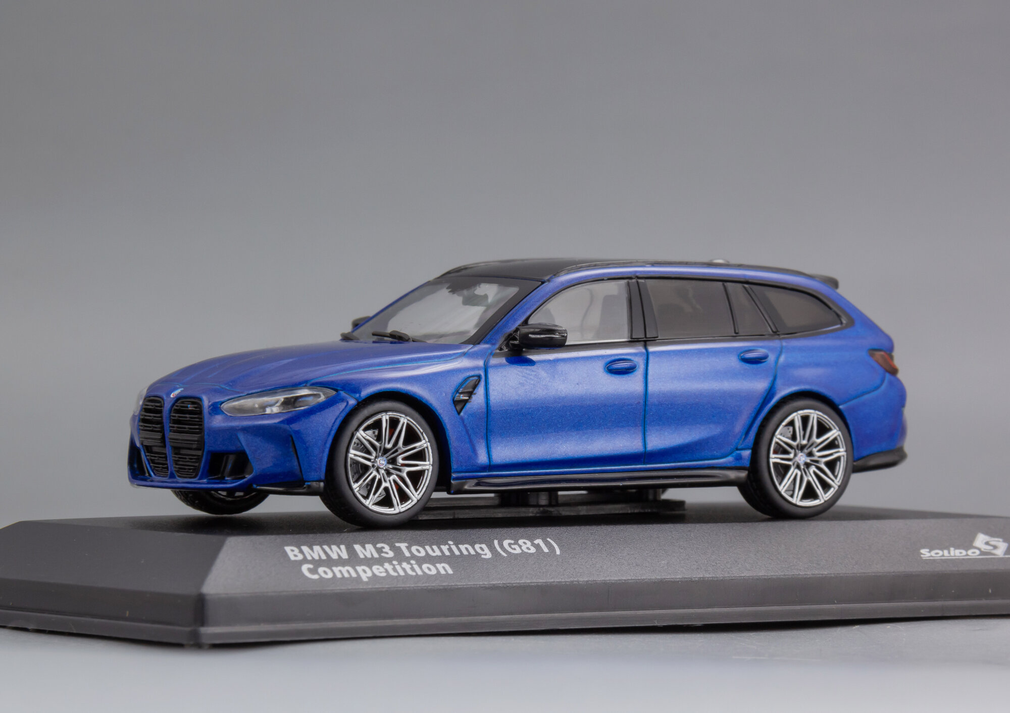 Коллекционная масштабная модель 1:43 BMW G81 M3 Touring - 2023 от Solido — фото 1