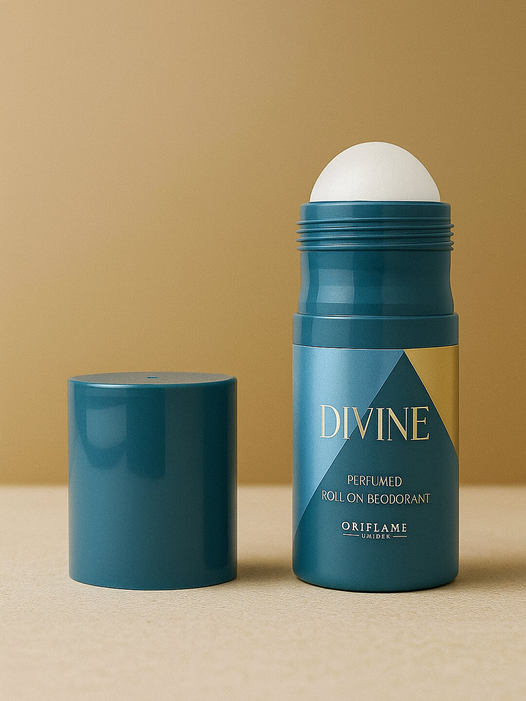 Парфюмированный шариковый дезодорант Divine — женственный аромат, 50 мл