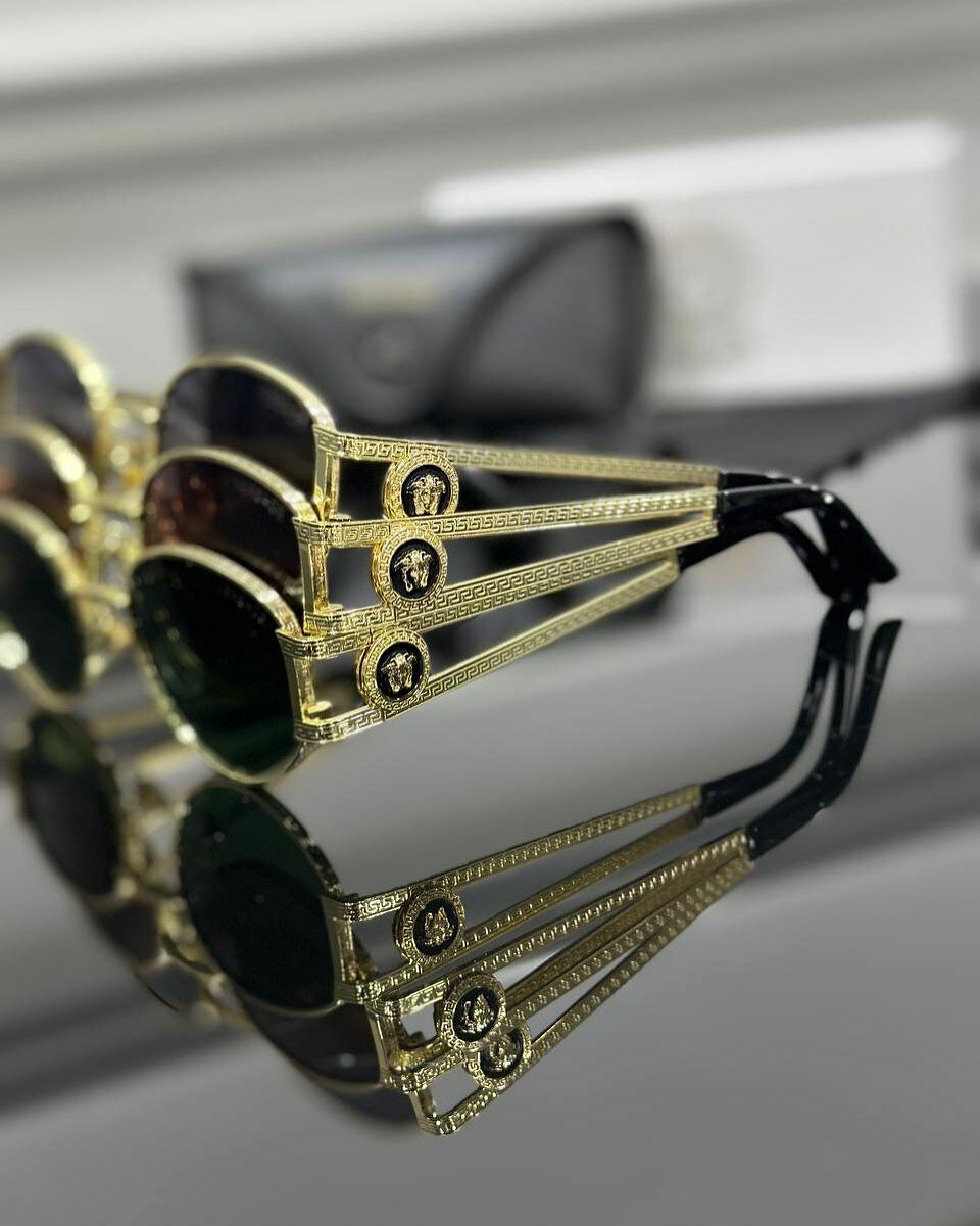 Солнцезащитные очки Versace, черный, зеленый, синий — фото 1