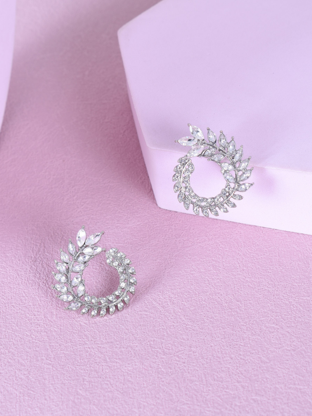 Серьги конго, фианит, размер 15 мм, серебристый — фото 1