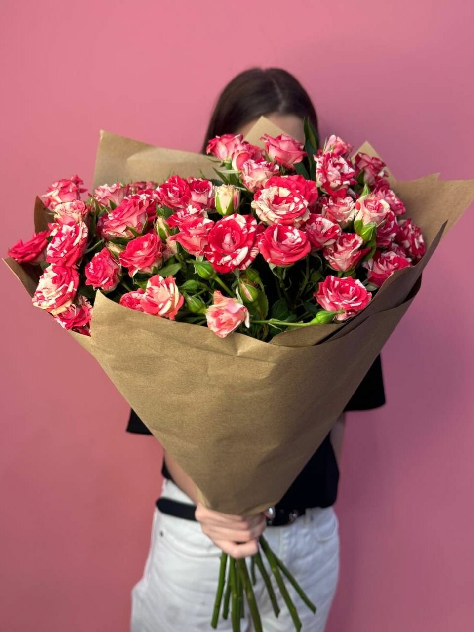 Букет из 11 кустовых роз Фаер Вокс