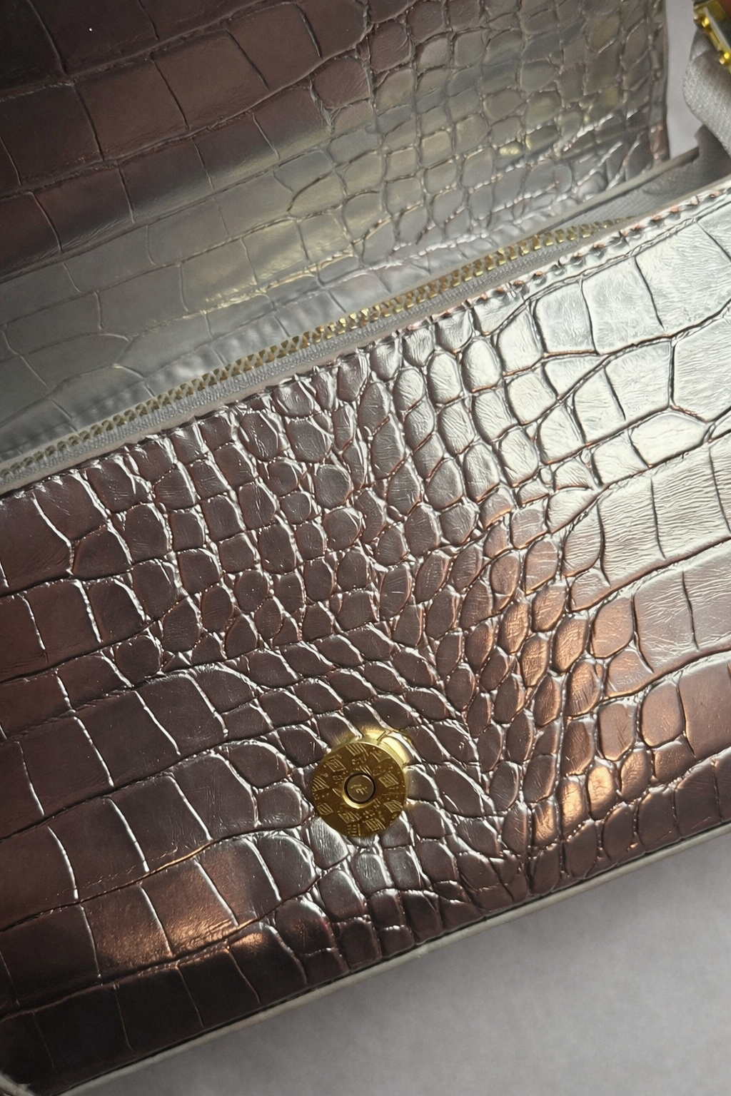 Сумка , фактура лаковая, серый — фото 1