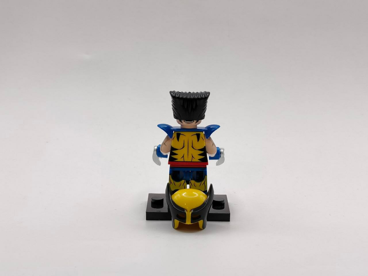 Минифигурка "Росомаха" версия 2, фигурка персонажа из вселенной "Люди Икс", совместима с конструкторами Lego — фото 1