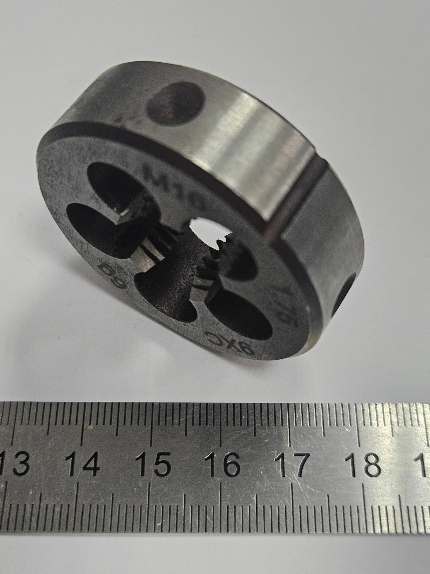 Плашка метрическая М16х1,75 — фото 1