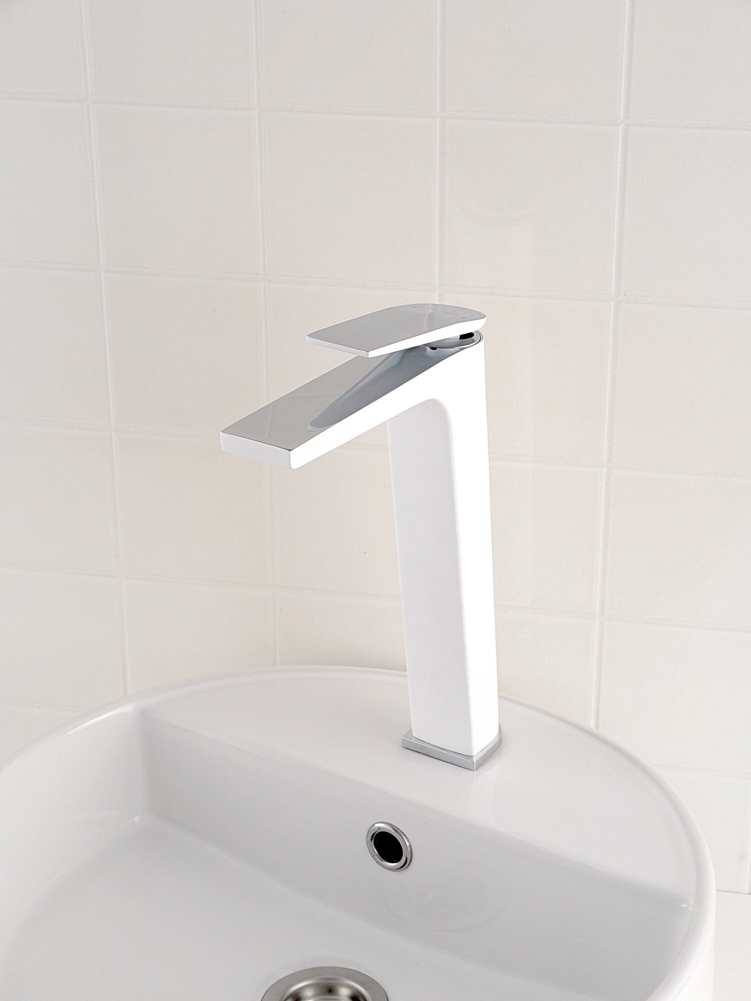 Смеситель для раковины с высоким корпусом, одно рычажный, латунь, белый/хром — фото 1