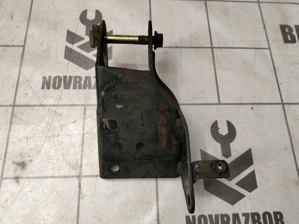 Кронштейн опоры двигателя Mazda 323 BJ Protege Familia 1998-2002