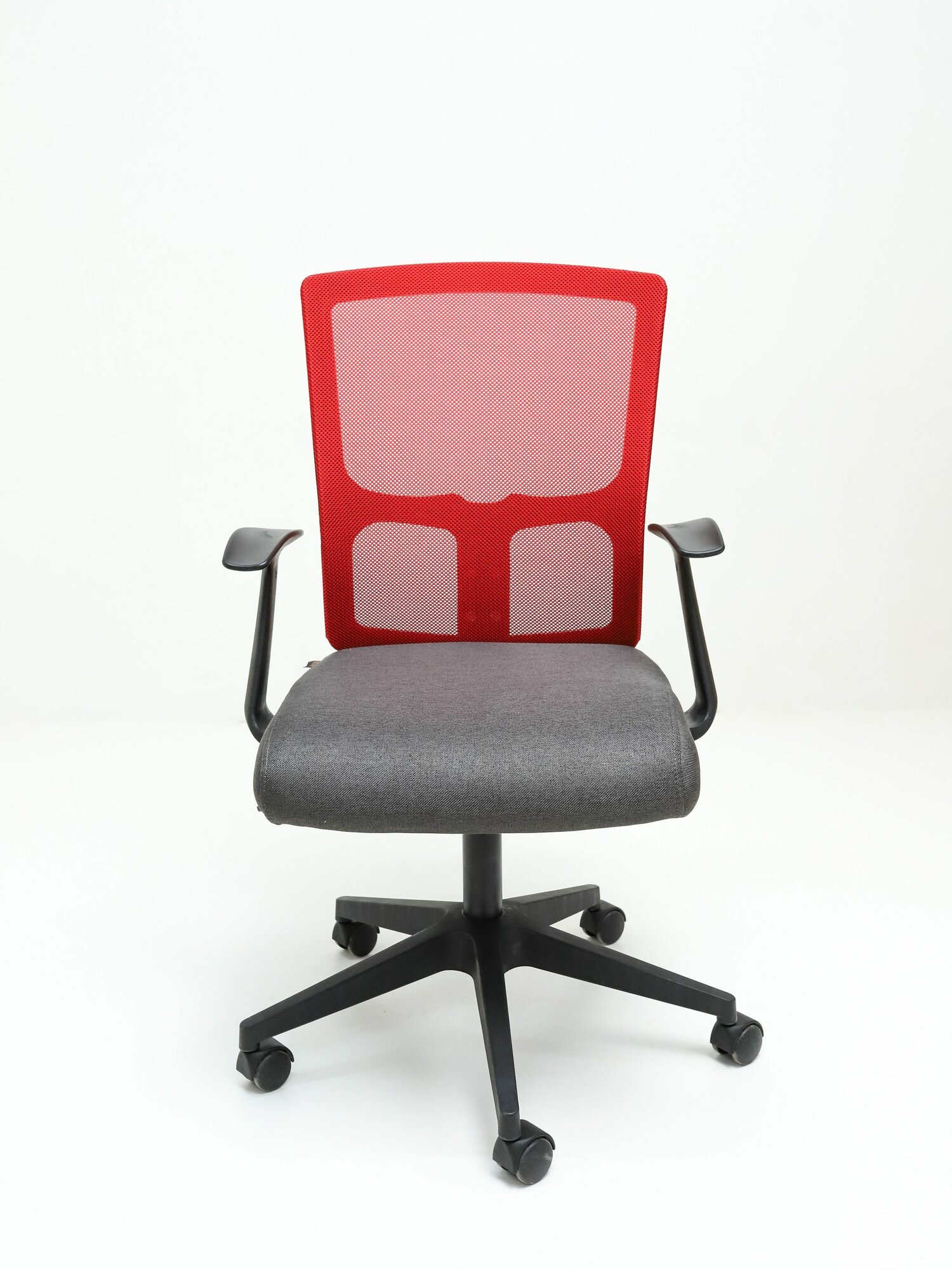 Компьютерное кресло КР-502Т от КРЕСЛОВЪ33, пластик черный, сиденье графит/спинка сетка красная