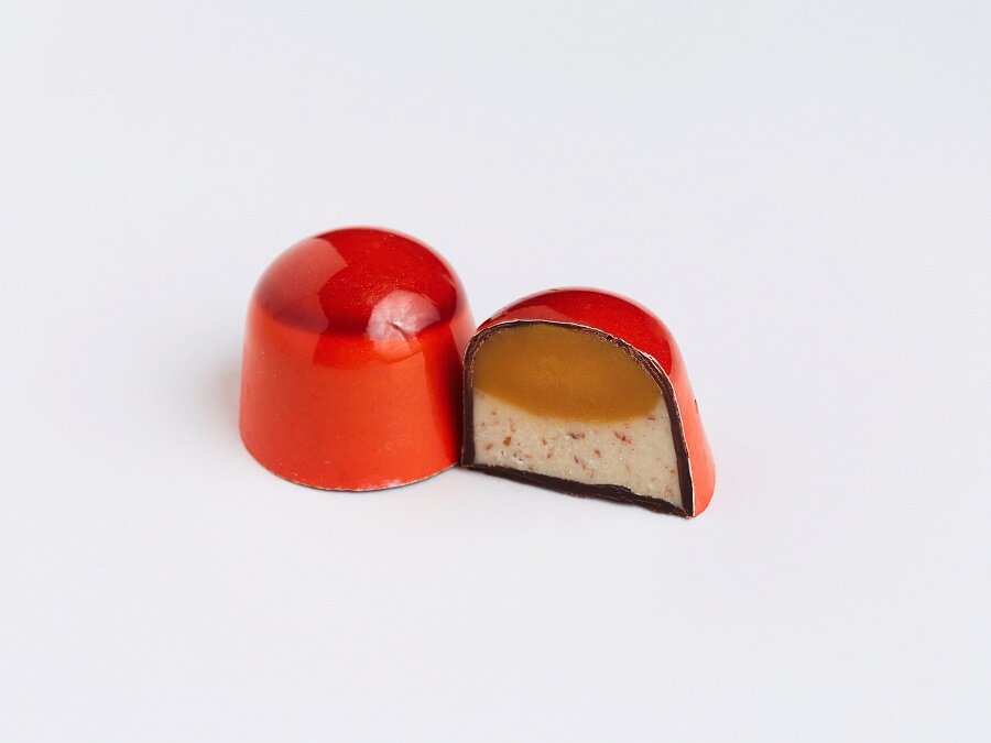 Набор конфет ручной работы из 5 шт. "Манго-кунжут", 60 г.
