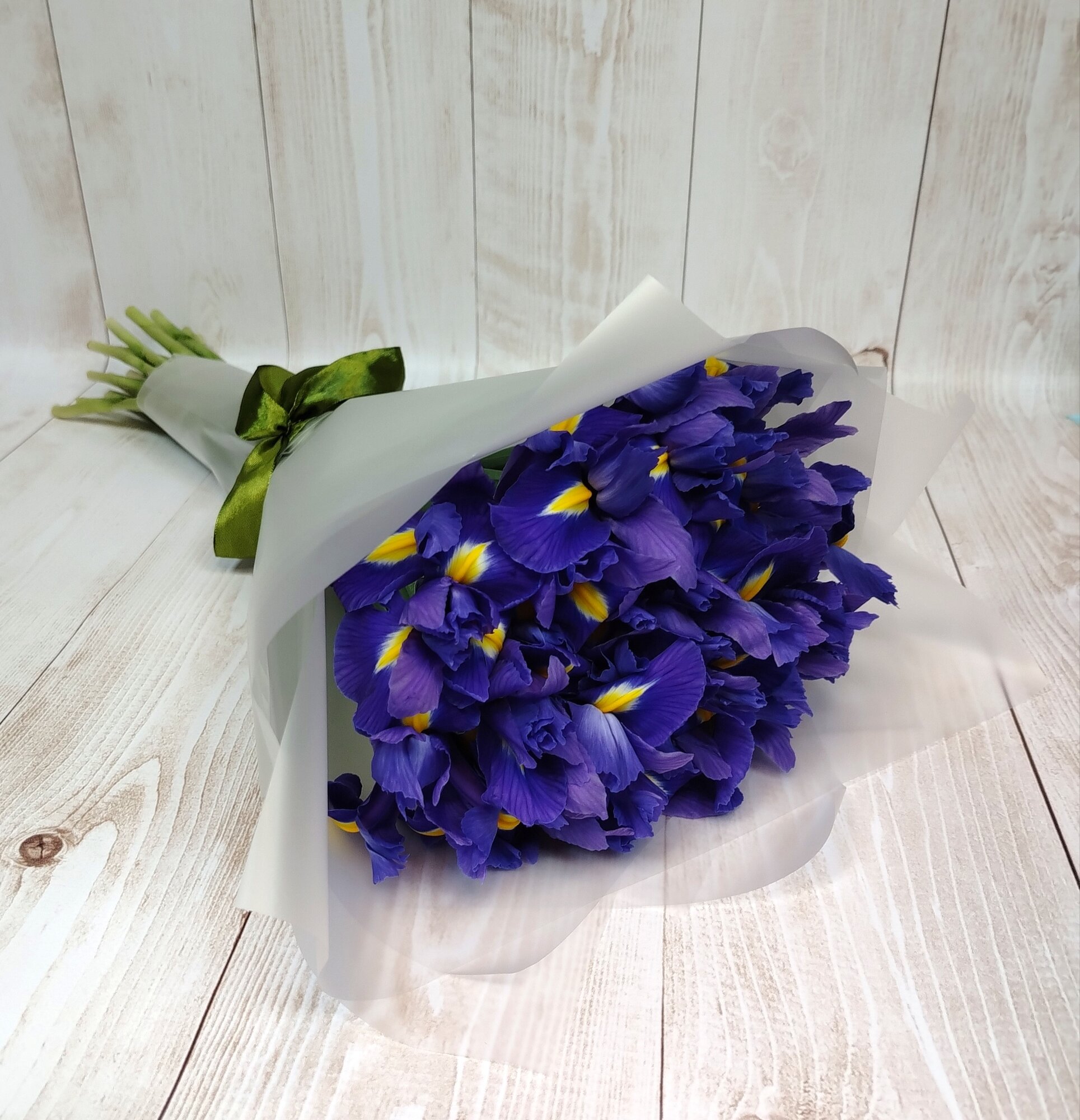 Букет из 21 ириса