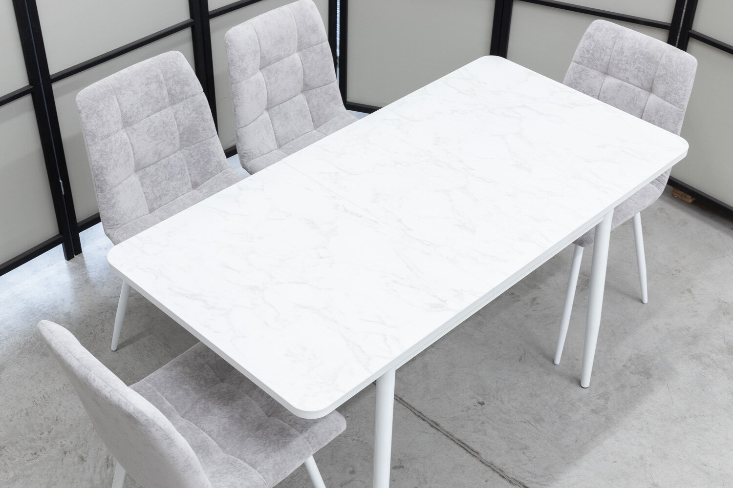 Обеденная группа Ост Кватро, стол белый термопластик, 110(140)х70 см, обивка стульев антивандальная, моющаяся, антикоготь, цвет светло-серый - фотография № 13