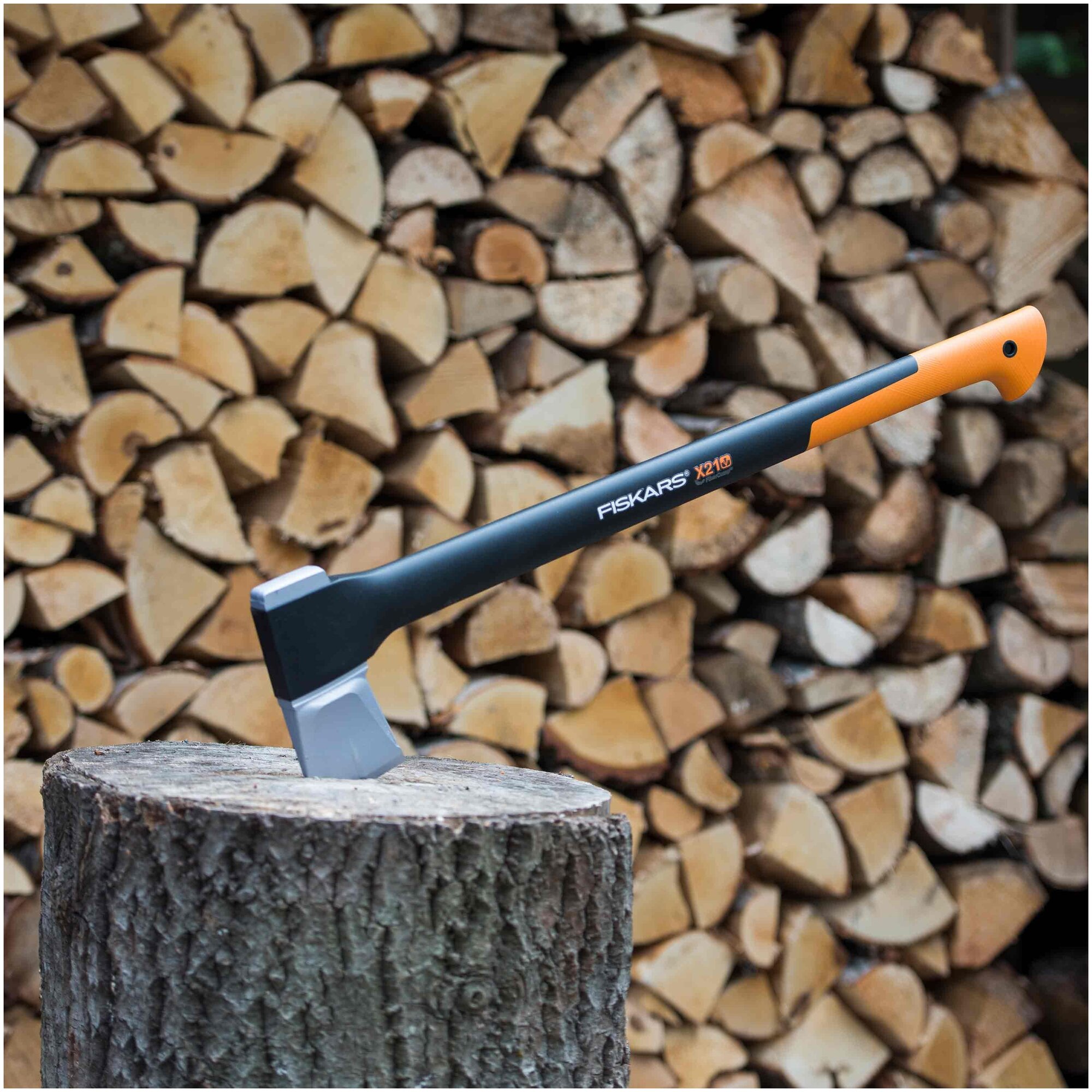 Топор-колун FISKARS X21-L длина 709 мм вес 1600 г топорище из материала FiberComp 1015642