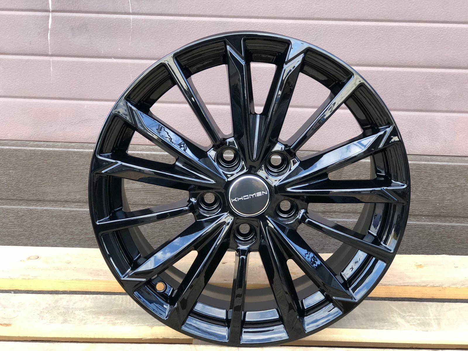 Диски автомобильные KHW1611 6,5х16 5/114,3 ЕТ44 d-67,1 BLACK