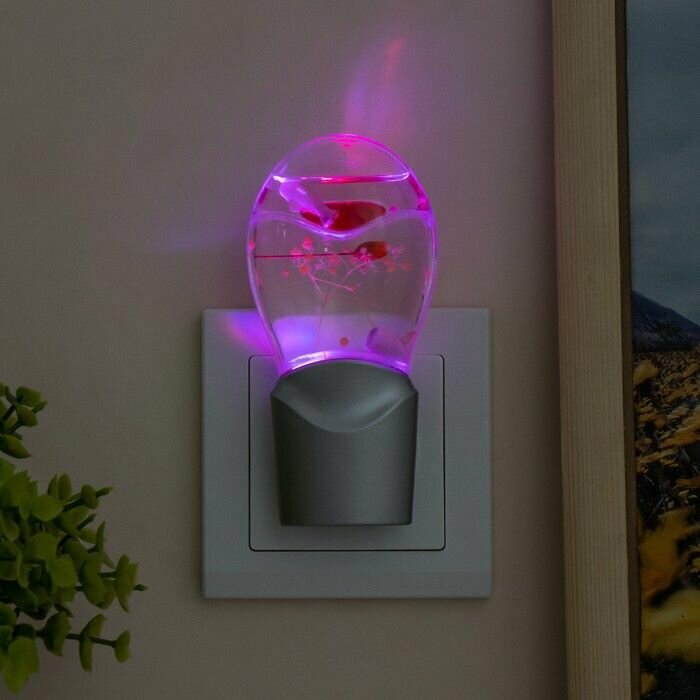 Ночник "Кроха" 0,3W (датчик освещенности) LED серебро/розовый - фотография № 15