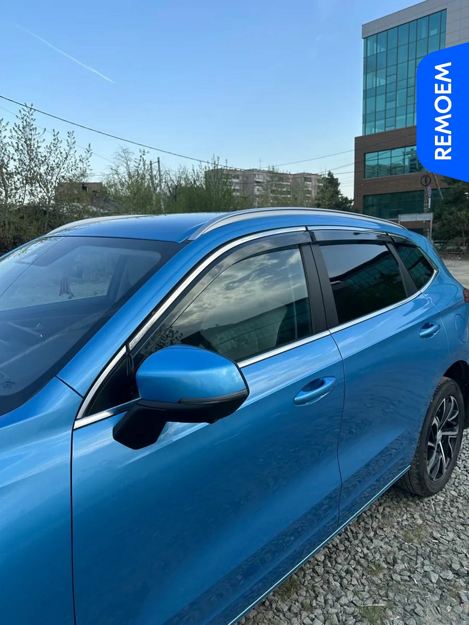 Дефлекторы, ветровики боковых окон для Geely Coolray с широким хромированным молдингом 6 шт поколение 2019-2024 — фото 1
