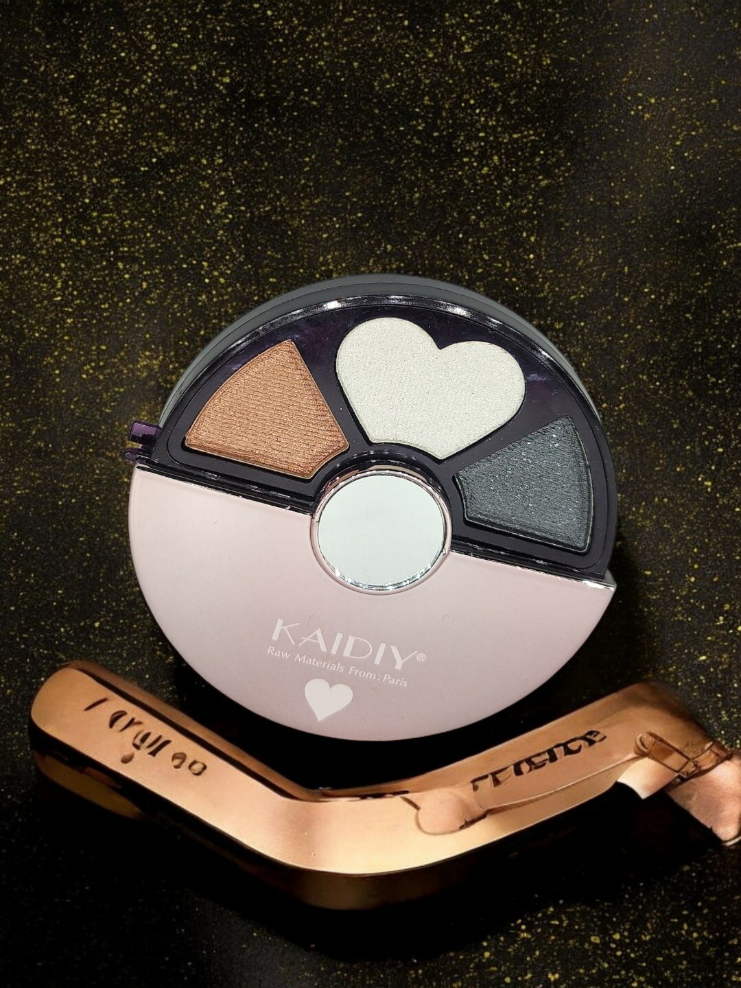 Тени для глаз KAIDIY с сердцевидным рефилом — стойкие пигменты, набор из 3 оттенков — фото 1