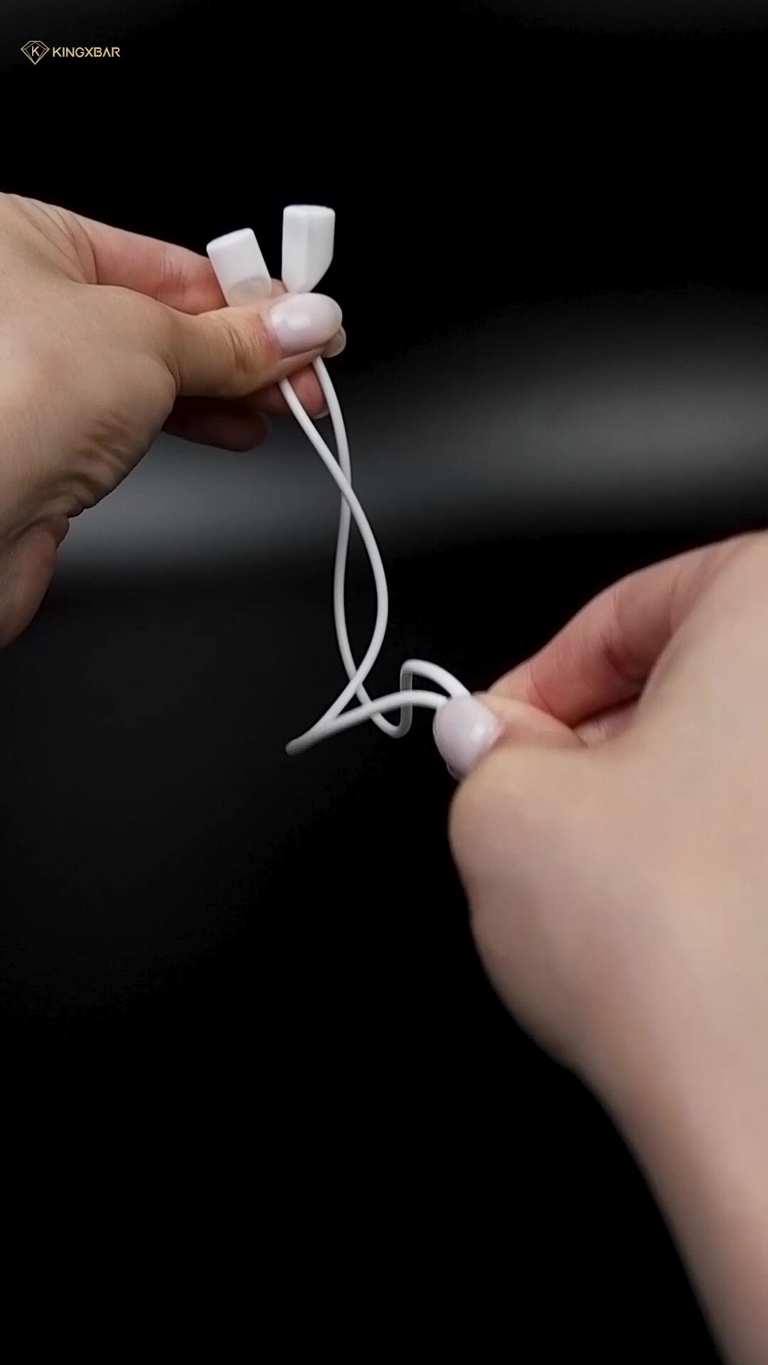 Силиконовый держатель для AirPods / Магнитный шнурок для беспроводных наушников для спорта / Белый — фото 1