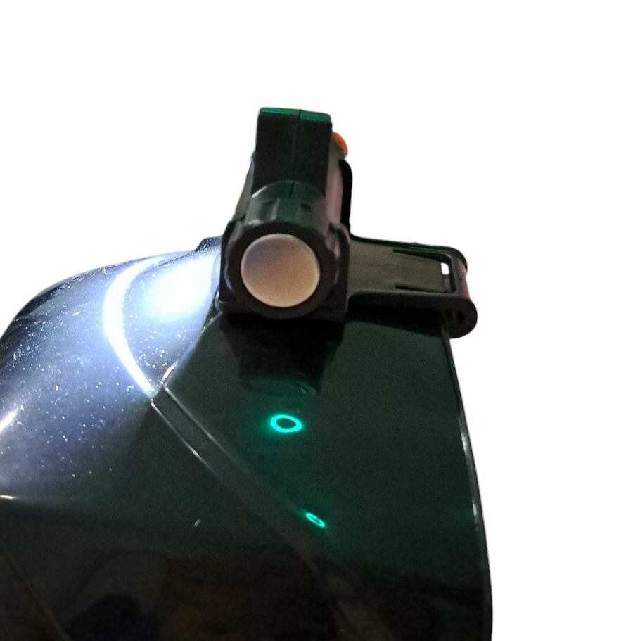 Фонарик для сварочной маски — фото 1