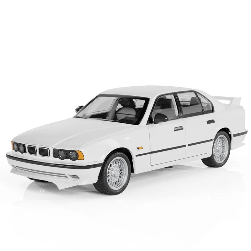 Модель BMW M5 E34 1:24 металлическая Белый, Белый, White