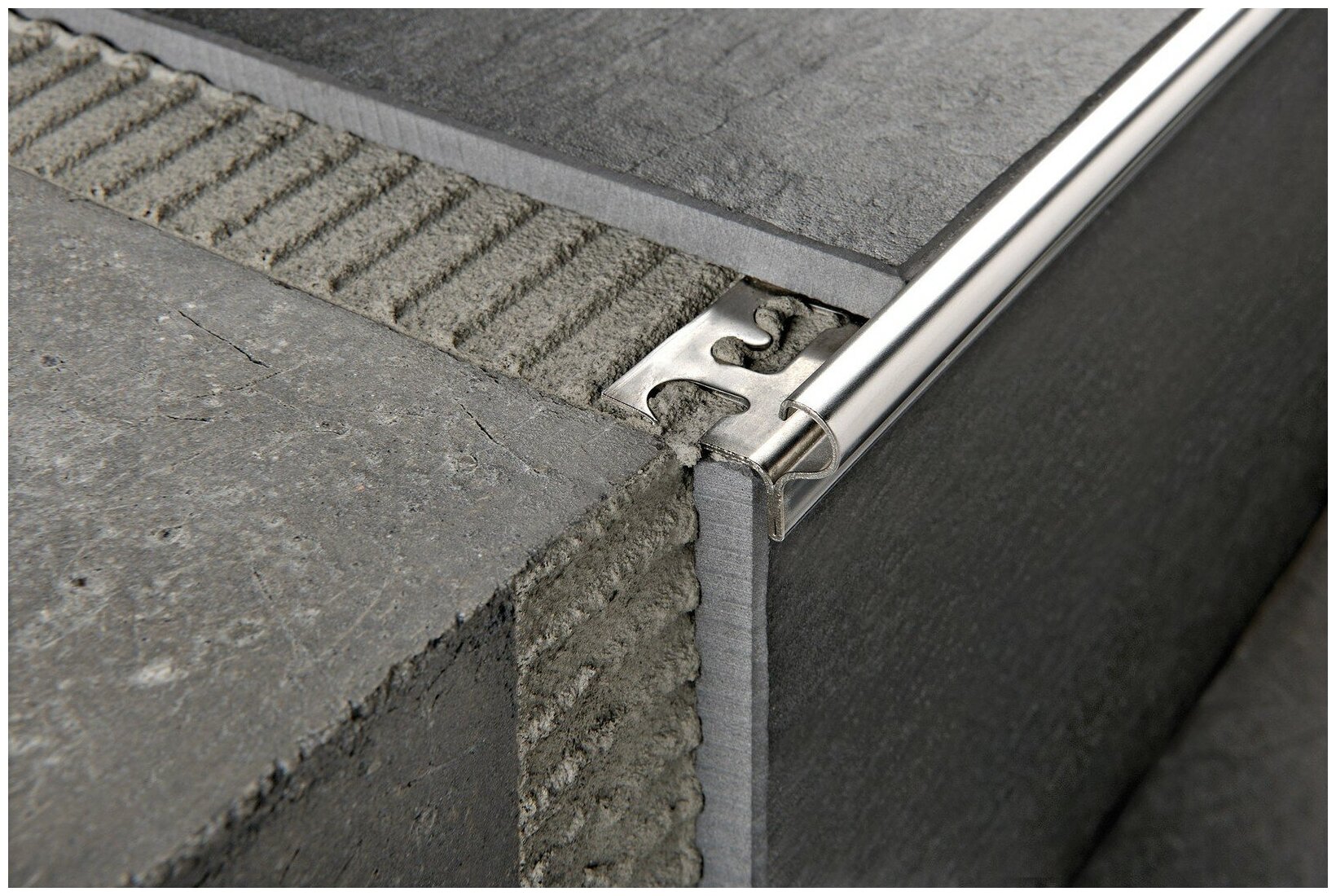 фото PROSTYLE Профиль для ступеней из нержавеющей стали полированной. 10 мм. Длина 2.7 метра. PROGRESS PROFILES