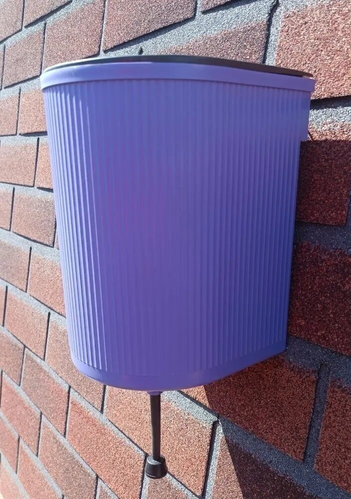 Рукомойник - умывальник 7 литров дачный пластиковый подвесной с крышкой и выемкой для мыла - для сада и огорода - фотография № 4
