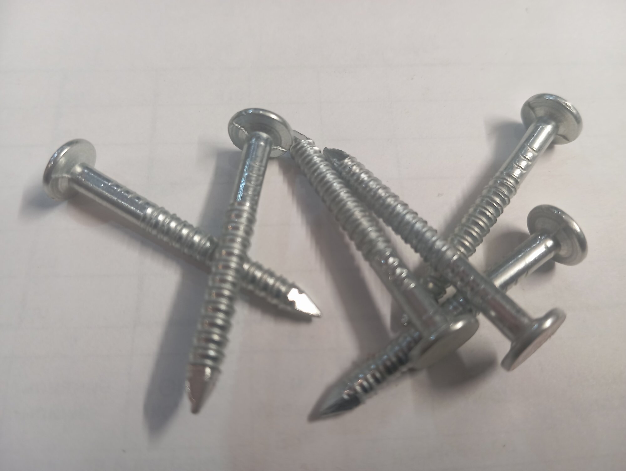 Ершеные оцинкованные гвозди4*40 упаковка 430 шт.