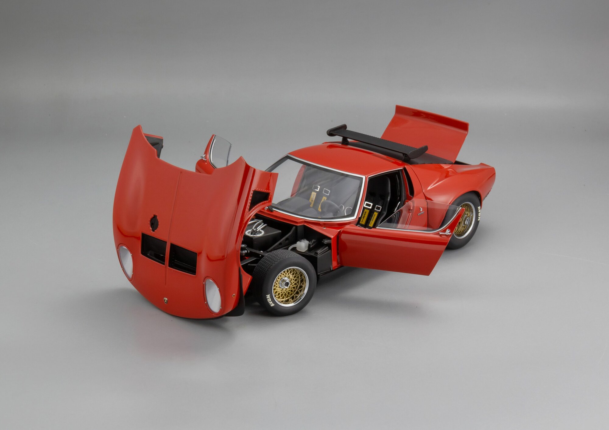 1:18 Lamborghini Miura JOTA SVR, Коллекционная масштабная модель от AUTOart — фото 1