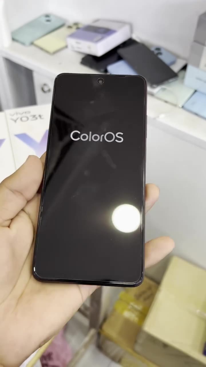 Смартфон OPPO A3x, екран смартфона имеет диагональ 6.67 и разрешение 1604 × 720 пикселей память 4ГБ/128ГБ красного цвета — фото 1