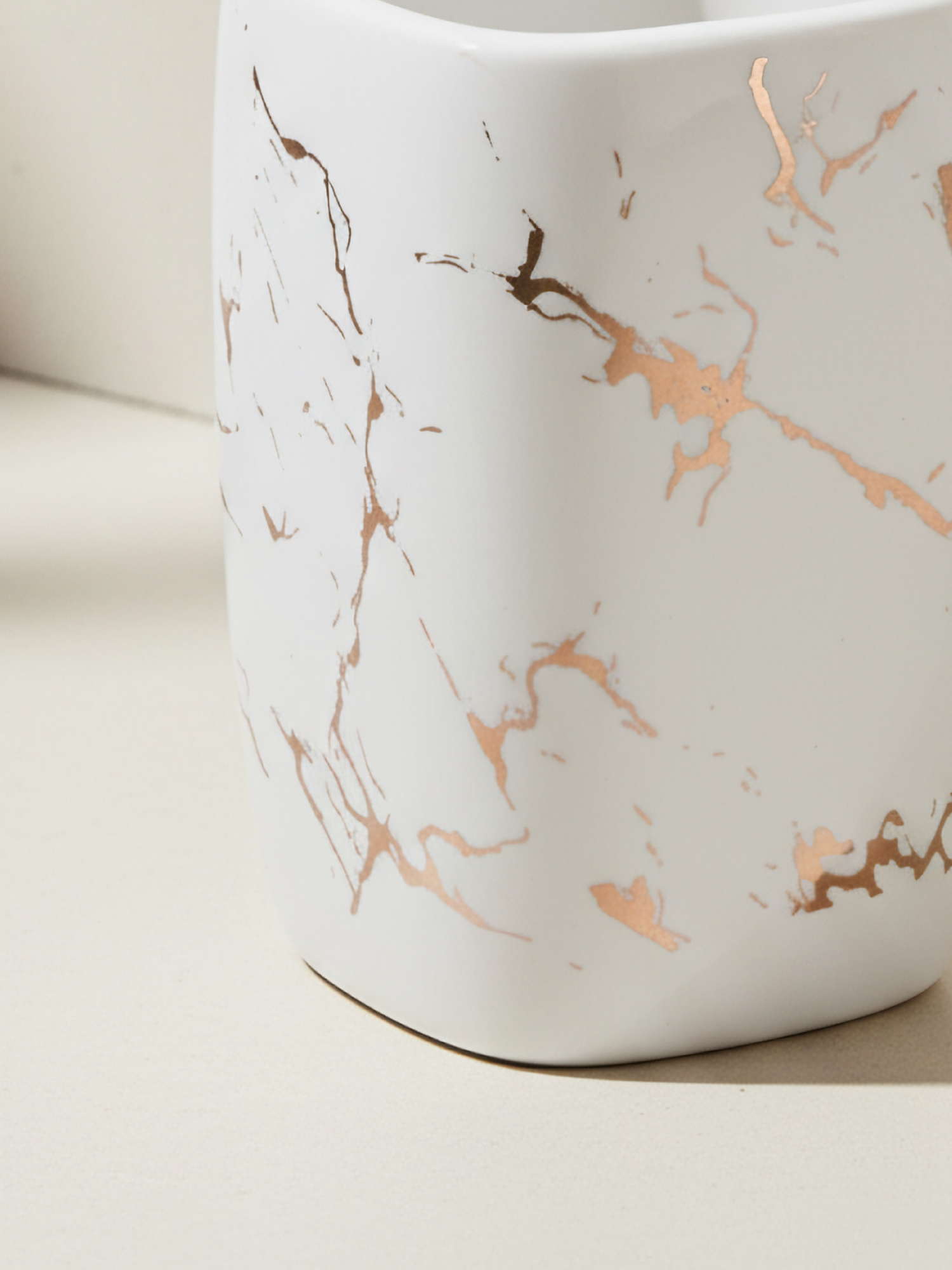 Стакан для зубных щеток PERFECTO LINEA Elegance белый (35-721082) — фото 1