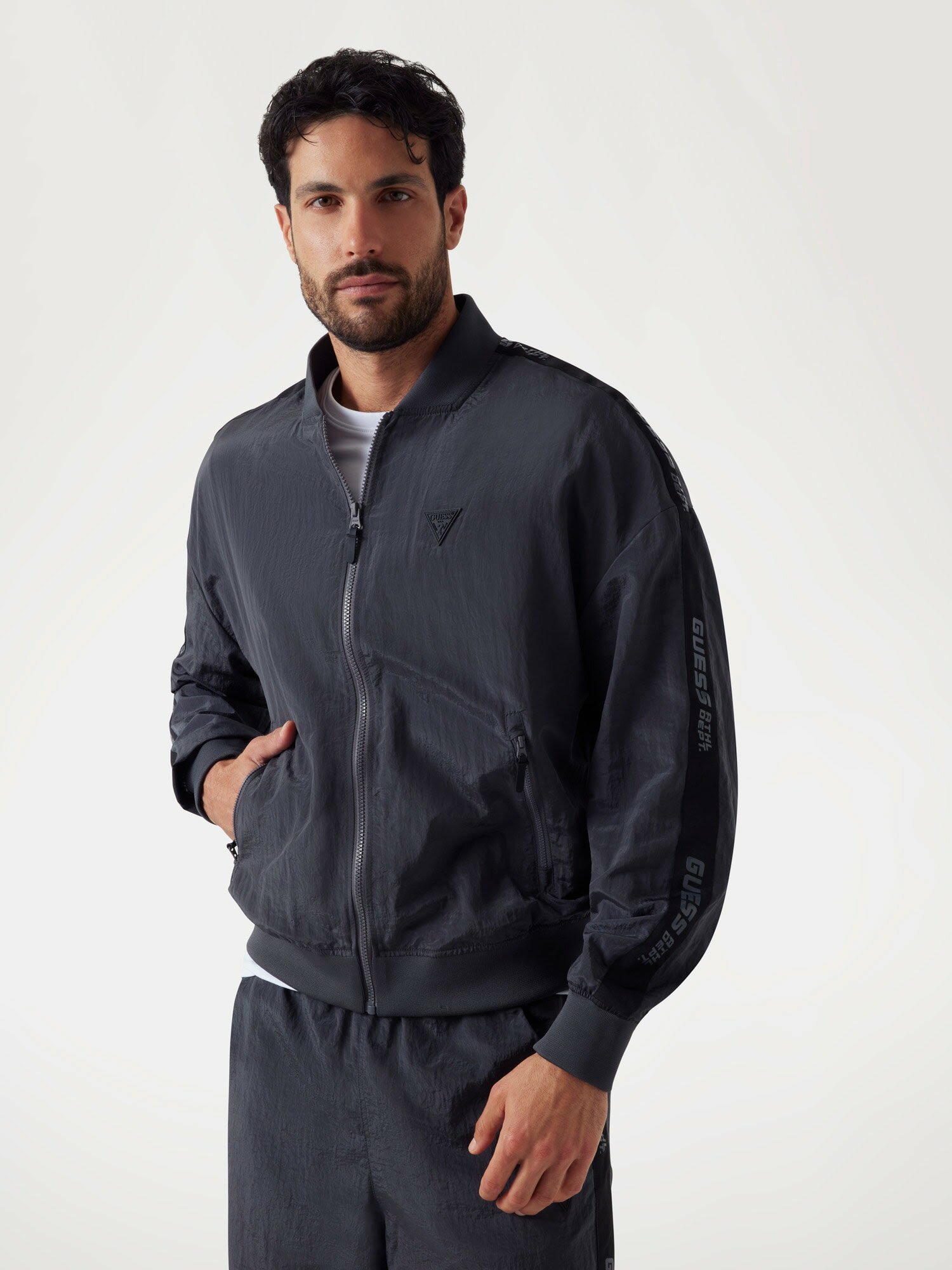 Куртка GUESS, размер M, черный