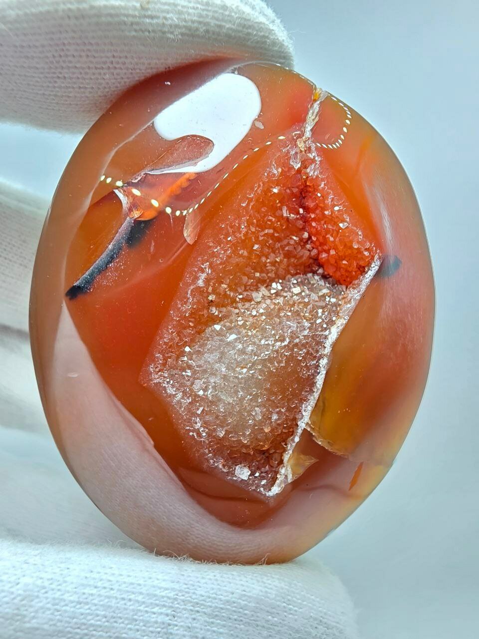 Сердолик с жеодой 55 мм, 70 г. — фото 1