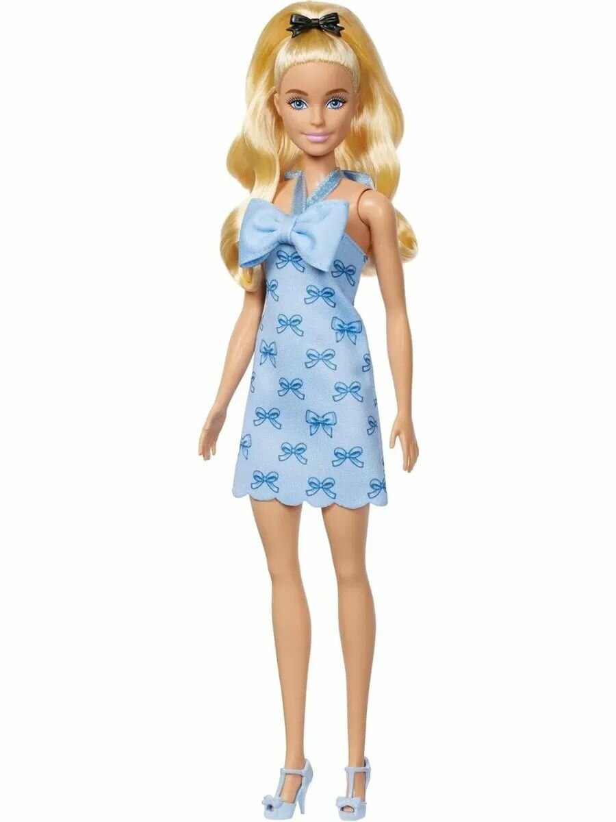 Кукла Барби Модница в голубом платье с бантом HYT93