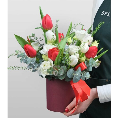 Букет их Тюльпанов и Эустомы «Совершенная любовь»