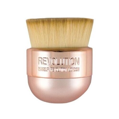 фото Кисть revolution oval kabuki