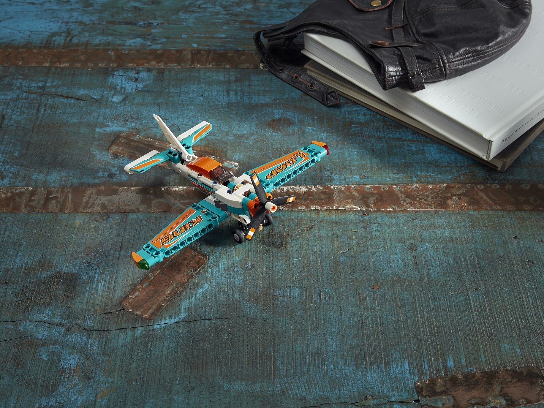 Конструктор LEGO Technic Гоночный самолёт - фотография № 15