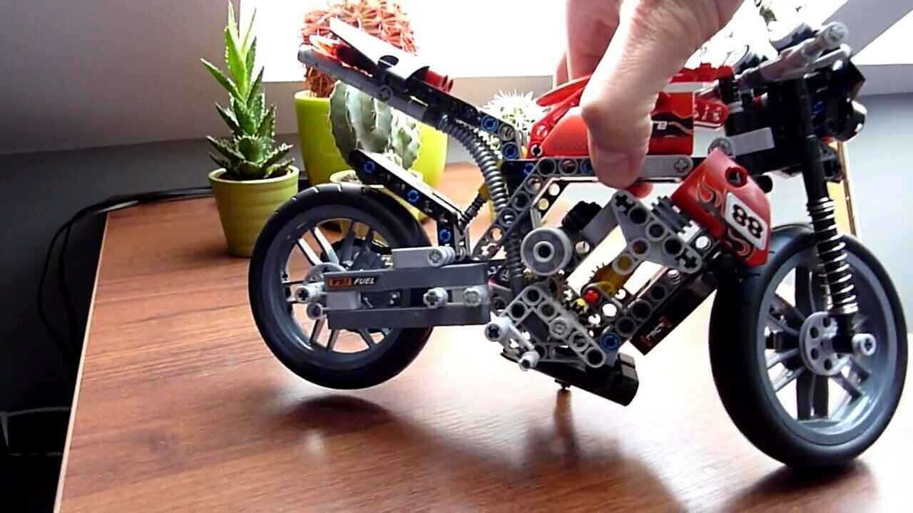 Jisi bricks (Decool) Technic 3353 Мотоцикл