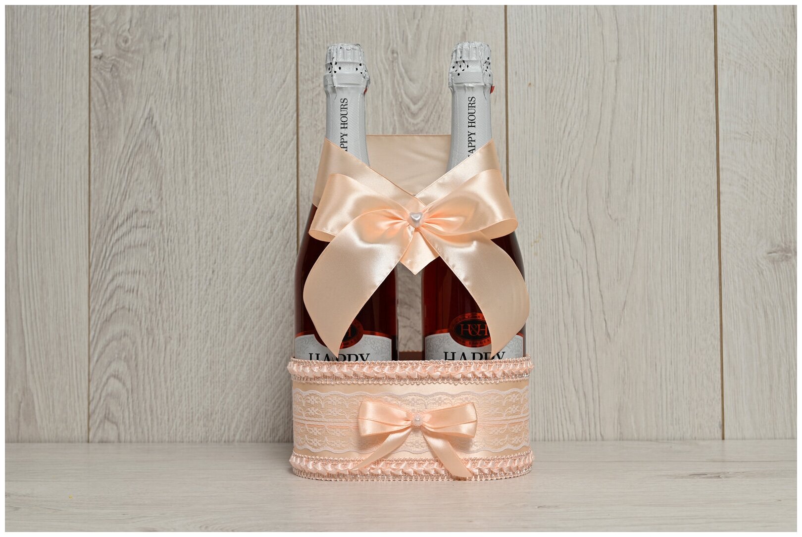 Свадебная корзинка для шампанского "Горько" персикового цвета