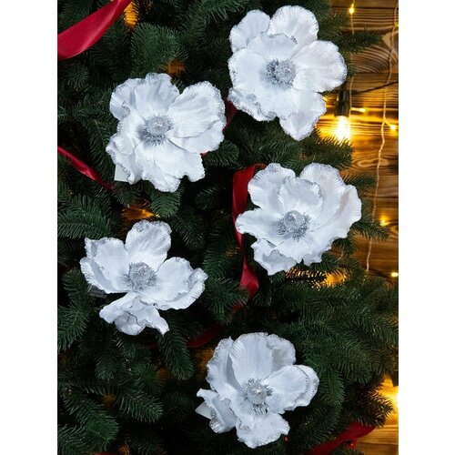 серебристый