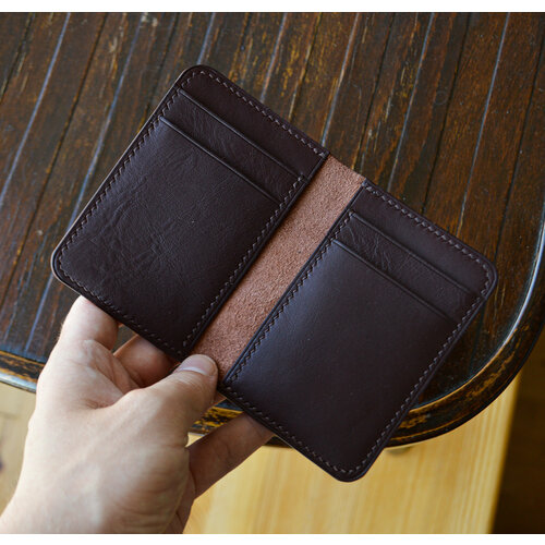 фото Кредитница leather fold cardholder marro, натуральная кожа, матовая фактура, без застежки, 2 отделения для банкнот, отделение для карт, потайной карман, подарочная упаковка, коричневый kushnerov