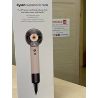 Фен Dyson Supersonic Nural HD16 – это высококачественный продукт от известного бренда Dyson, который зарекомендовал себя  ...